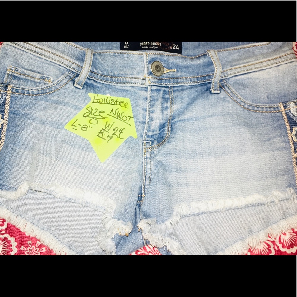 NWOT Hollister Jean shorts Sz 24